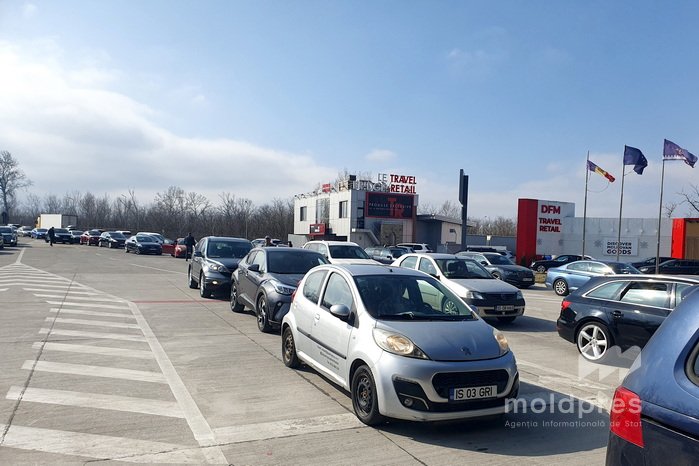 Atenție, călători! Trafic sporit în postul vamal Sculeni, pe direcția de ieșire din țară