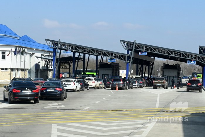 Peste 55 de mii de traversări la frontieră, în ajun de Paști