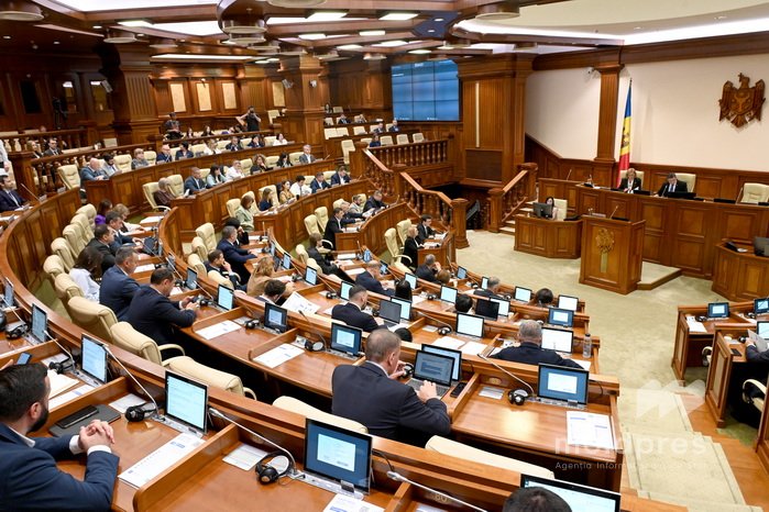 Parlamentul a examinat 60 de proiecte legislative și a adoptat 52 de acte în luna iulie