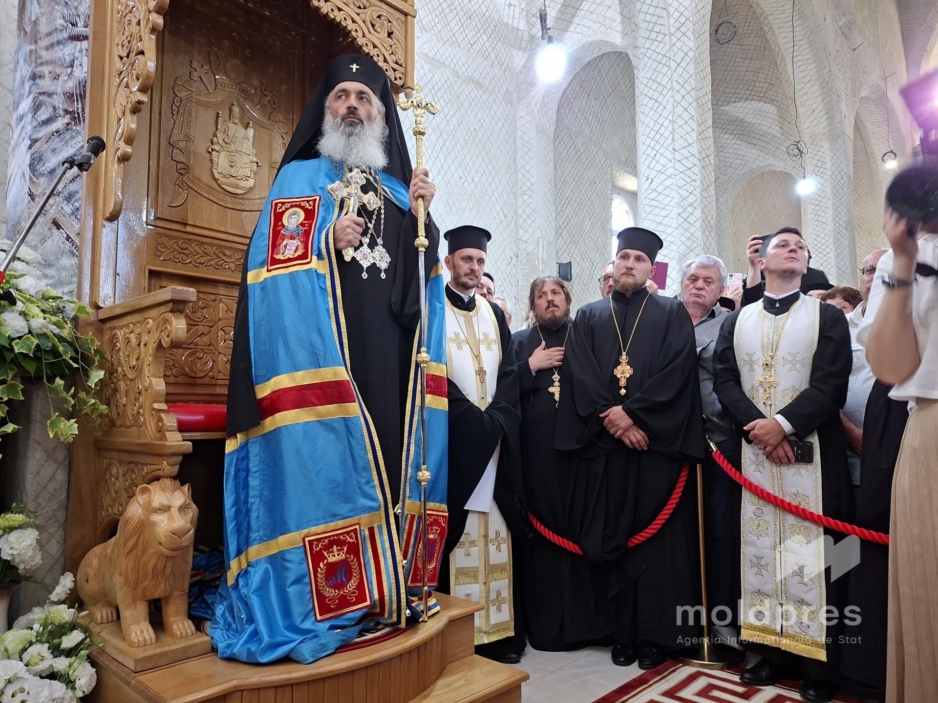 FOTO // Noul Mitropolit al Basarabiei, Înaltpreasfințitul Antonie, a fost înscăunat în demnitatea de Arhiepiscop al Chișinăului, Mitropolit al Basarabiei și Exarh al Plaiurilor