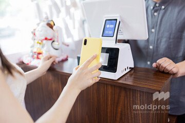 REPORTAJ MOLDPRES // Lecția chineză a economiei fără cash: cum devine telefonul un eficient scut anticorupție și ce poate învăța Moldova de la Beijing