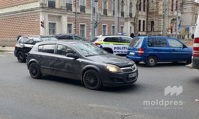 Din 1 aprilie, șoferii pot circula fără a include faza scurtă a farurilor pe timp de zi