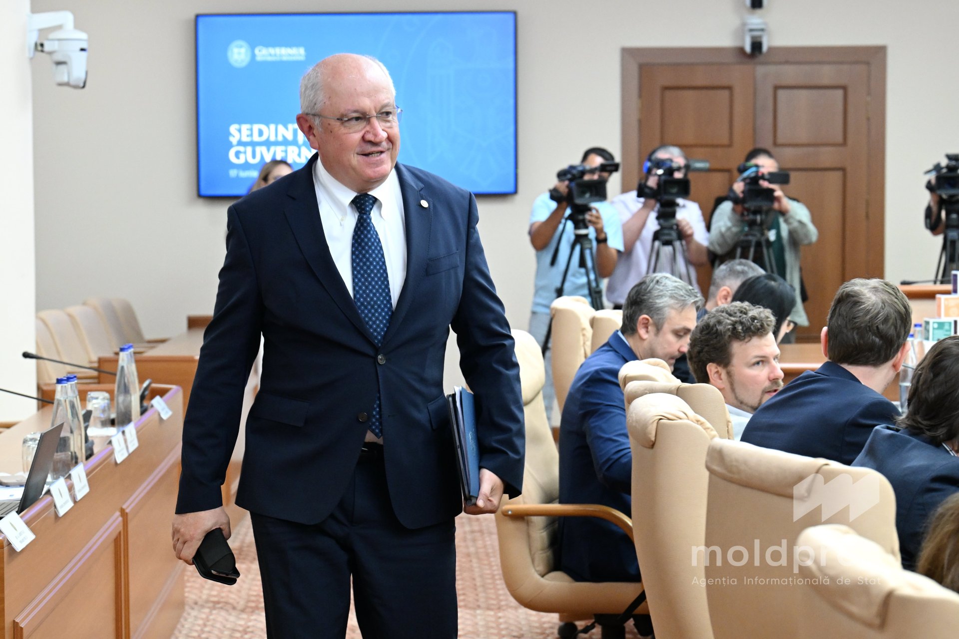 GALERIE FOTO // Guvernul revine la agenda internă după deschiderea negocierilor cu UE