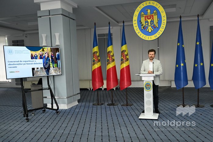 Tinerii absolvenți de la pedagogie pot participa la concursul de repartizare în funcțiile didactice vacante din școli și grădinițe: indemnizații majorate și beneficii anunțate de MEC