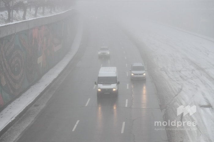 Road traffic took place in conditions of thick fog on Moldova's national roads