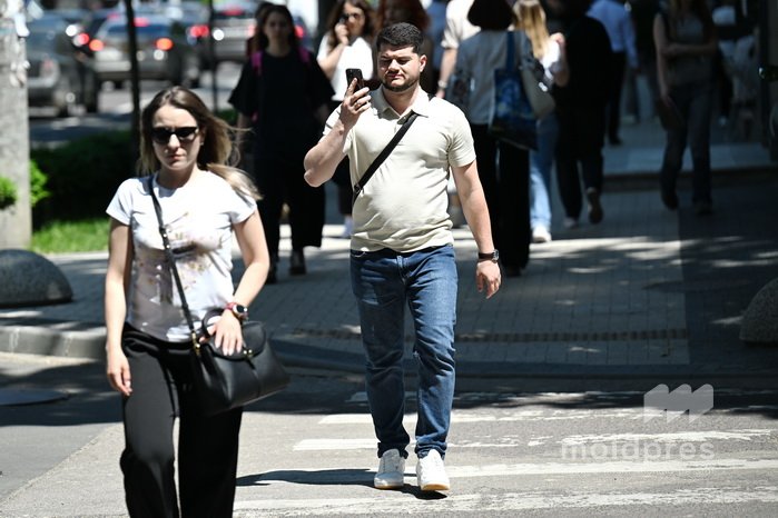 Peste 14 mii de persoane și-au găsit un loc de muncă cu sprijinul ANOFM. Ministra Natalia Plugaru: „Fiecare persoană angajată va avea un venit sigur și o șansă la o viață mai bună”
