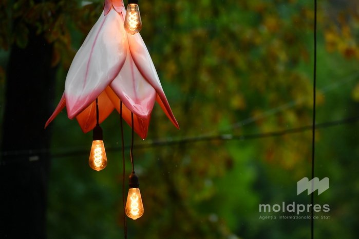 Meteorologii prognozează pentru zilele de odihnă precipitații și cer variabil