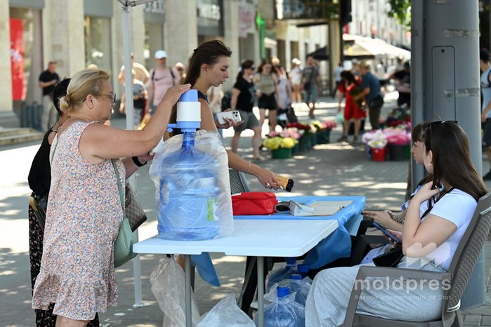 Temperaturi de până la 33 de grade în zilele de odihnă. Duminică sunt posibile ploi cu descărcări electrice