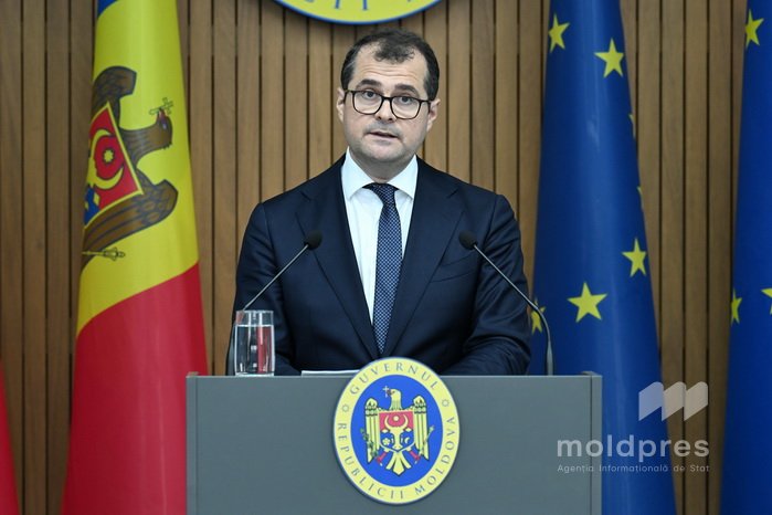 Executivul menține cota TVA redusă pentru produse esențiale și medicamente: „Nu facem reformă fiscală pe seama consumului de bază al oamenilor”