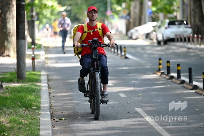 Peste 100 de accidente rutiere cu implicarea bicicliștilor, înregistrate de la începutul anului. Poliția îndeamnă conducătorii să respecte regulile de siguranță