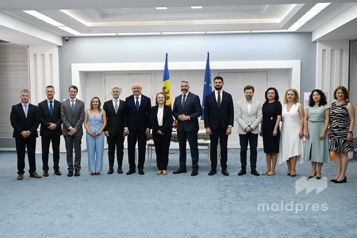 Investiții în modernizarea a 20 de școli și zece instituții medicale: sprijin financiar acordat de UE și BEI
