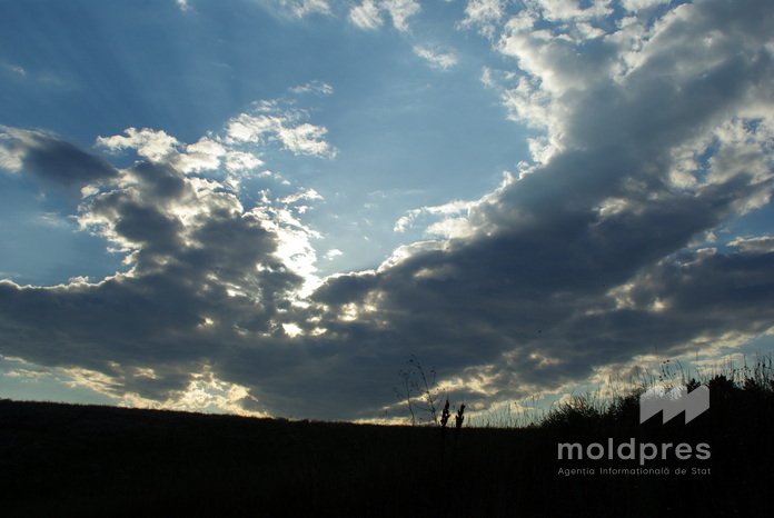 METEO // Schimbare radicală a vremii în Moldova cu maxime de 10 grade și dimineți foarte reci după ziua de luni