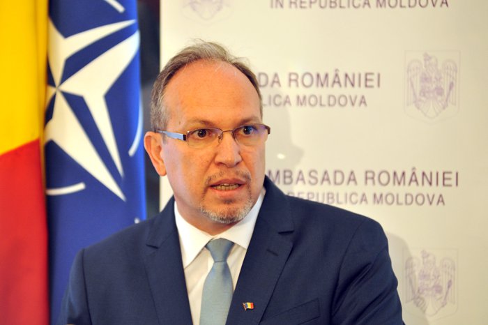 Посол румынии. Даниэль Ионицэ посол фото. Пержовский Даниел Молдова.