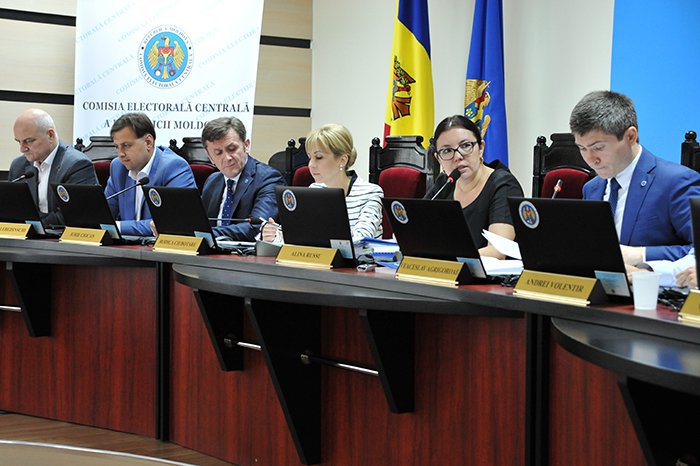 CEC a prezentat Curţii Constituționale raportul privind rezultatele alegerilor prezidenţiale