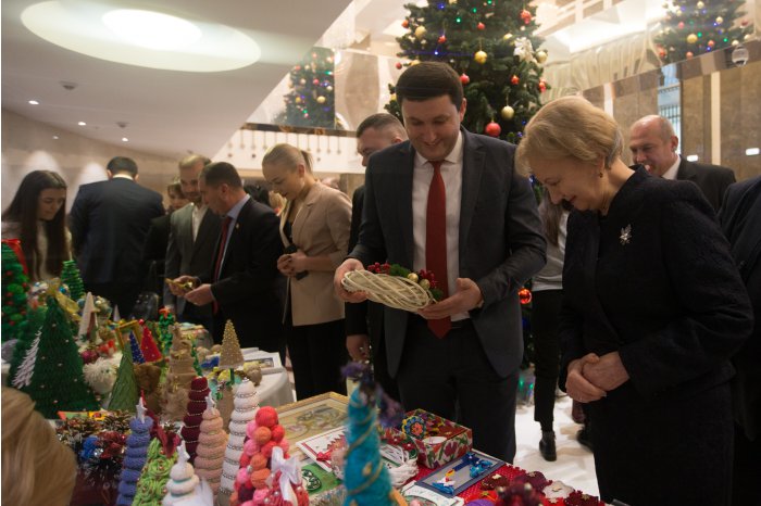 Галерея: смотрите, как прошла благотворительная рождественская ярмарка в Ülemiste