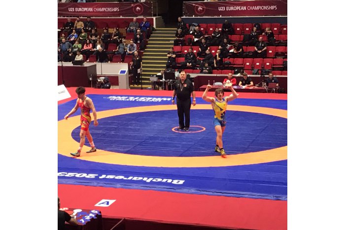 Doi sportivi moldoveni au urcat pe podium la Europenele Under 23 de lupte libere