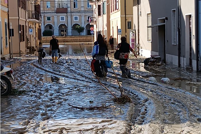 Noi sate din Italia au fost evacuate din cauza inundaţiilor

