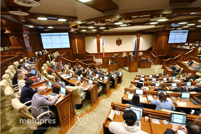 Acting general prosecutor requested to lift immunity of MPs Irina Lozovanu, Alexandr Nesterovschi