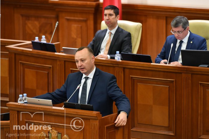 Deputații din fracțiunea Blocului Comuniștilor și Socialiștilor au părăsit ședința Parlamentului