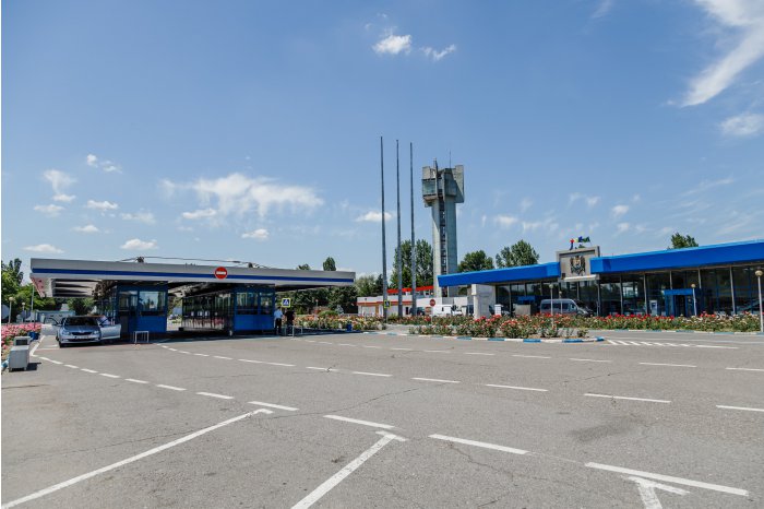 Leuseni customs checkpoint at Moldovan-Romanian bo