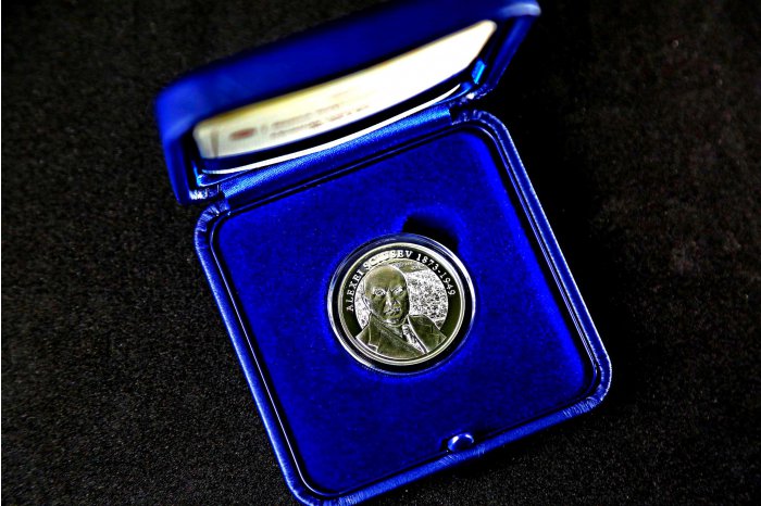 ФОТО/ НБМ вводит в обращение новые памятные монеты
