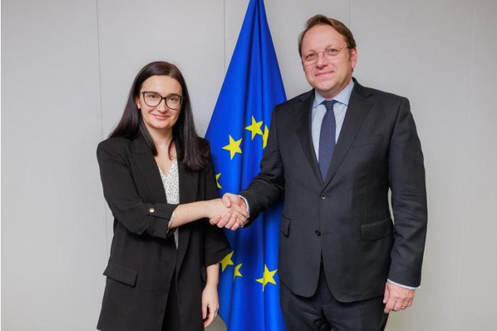 Vicepremierul Cristina Gherasimov a avut o întrevedere cu Olivér Várhelyi, comisarul european pentru vecinătate și extindere