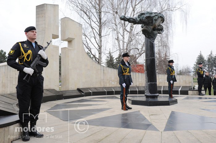 Moldova commemorates heroes dead in Transnistria W
