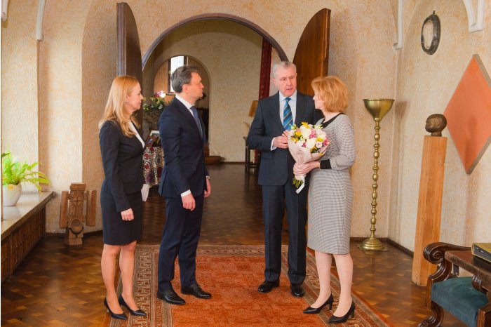 Moldovan PM has discussions with Her Majesty Marga