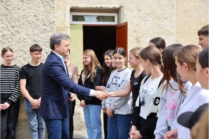 Moldovan PM visits Hecenii ensemble in Heciul Nou 