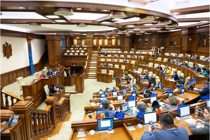 Парламент одобрил голосование по почте
