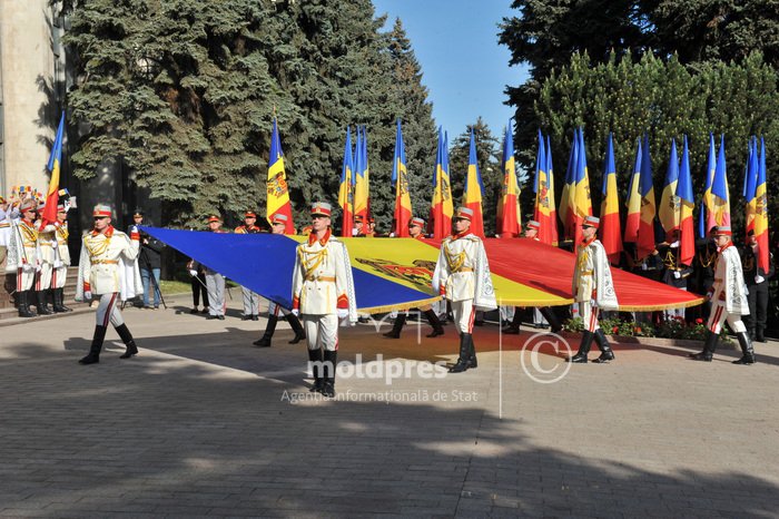 GALERIE FOTO Republica Moldova marchează Ziua Drapelului de Stat