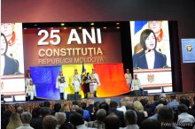 Под эгидой президента Республики Молдова Игоря Додона состоялась церемония, посвященная 25-летию принятия Конституции Республики Молдова'
