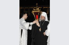 Înaltpreasfinţitul Mitropolit Vladimir oficiază slujba de Înviere în incinta Catedralei „Naşterea Domnului”'