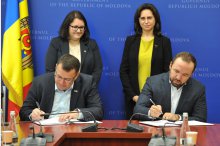 Подписания контракта на выполнение строительных работ на автотрассе М3 (Кишинев-Комрат-Джурджулешть-граница с Румынией)'