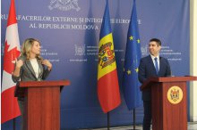 Conferință de presă susținută de ministrul afacerilor externe și integrării europene al Republicii Moldova, Mihai Popșoi, și ministra afacerilor externe a Canadei, Mélanie Joly  '