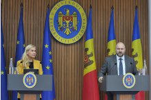 Пресс-конференция министра энергетики Республики Молдова Виктора Парликова и комиссара ЕС по энергетике Кадри Симсон'