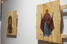 O expoziție de icoane pictate pe cutii de muniție a fost vernisată la Chișinău'