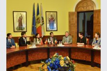 Посольство Турции в Молдове передала в дар Примэрии Кишинева специализированный  автомобиль для людей с ограниченными возможностями'